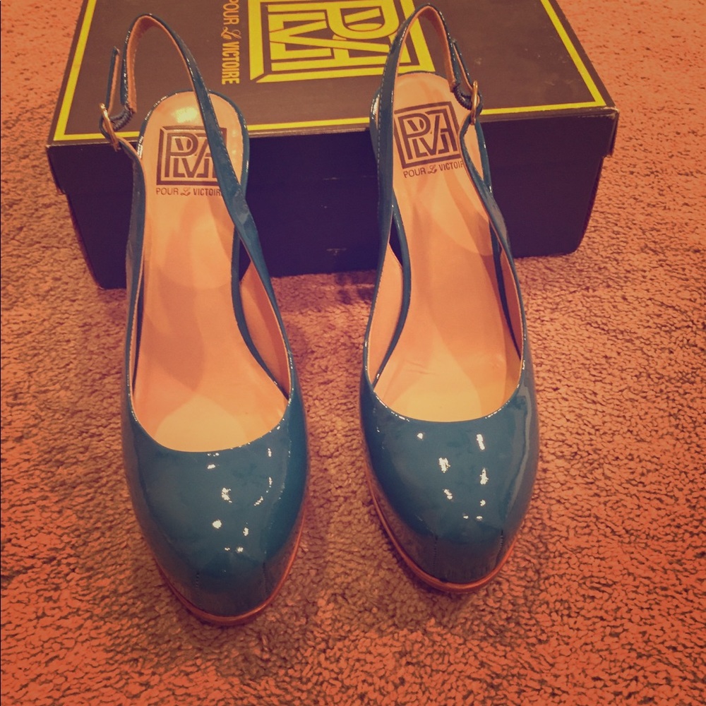 Pour La Victoire cobalt blue heels